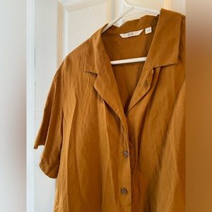 Uniqlo mustard yellow cropped button down tee